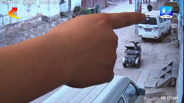 DƬ